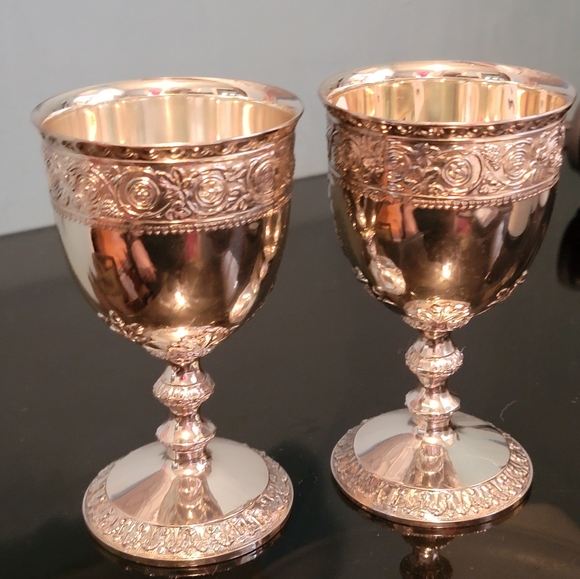 Vtg. Cornell Silver Plate Goblet Glasses w/ Ornate Coat Of Arms - Picture 3 of 5